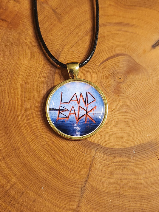 LAND BACK necklace